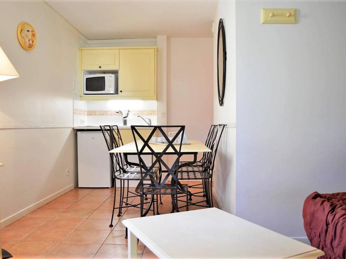 Appartement Le Lavandou, 2 pièces, 6 personnes - FR-1-251-235 Aigue-Belle Extérieur photo